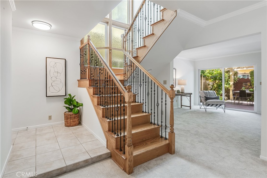 214 Angelo Walk Long Beach, CA 90803 - Photo 4 of 36 a view of entryway and hall