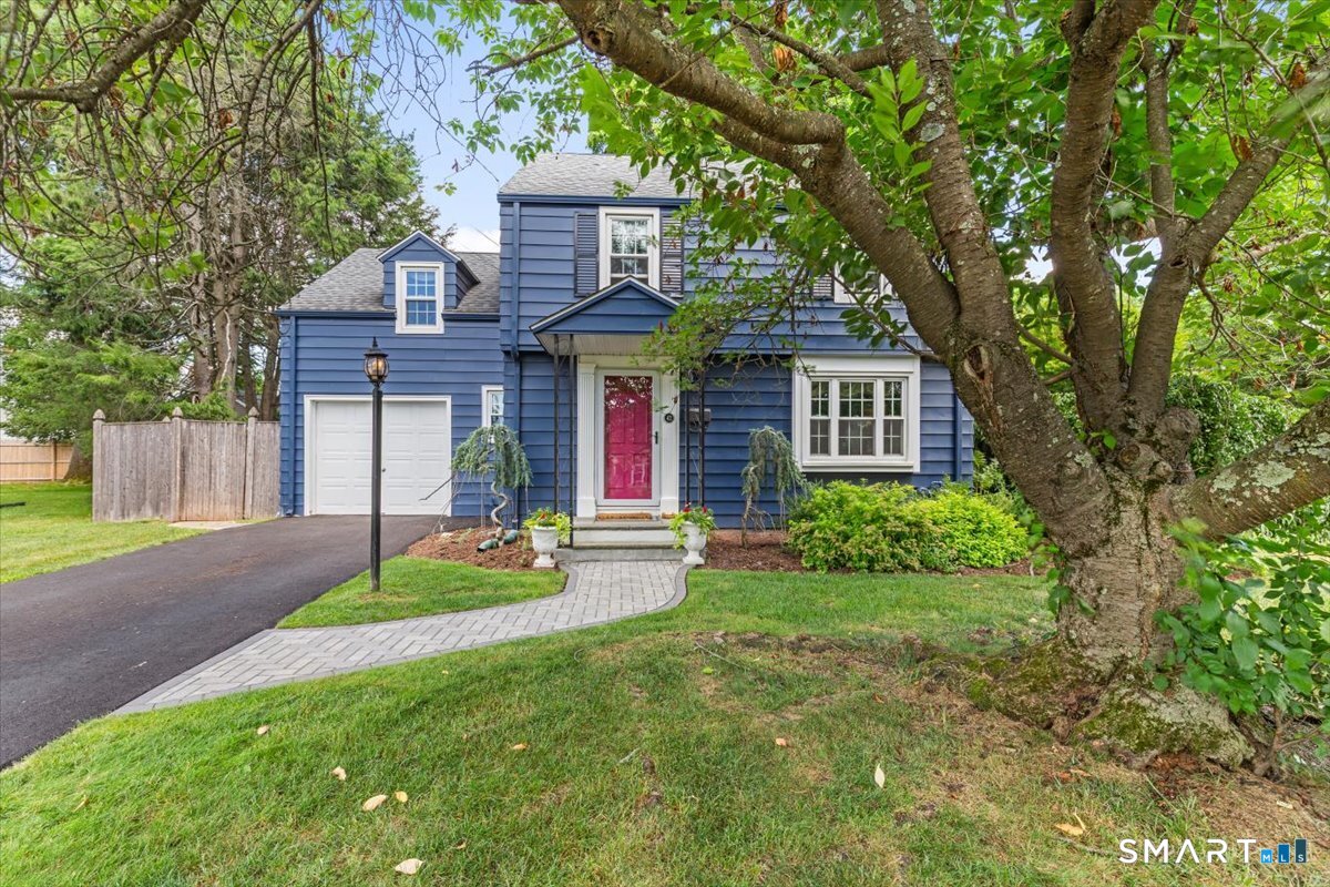 42 Gifford Road West Hartford, CT 06119 - Photo 1 of 28