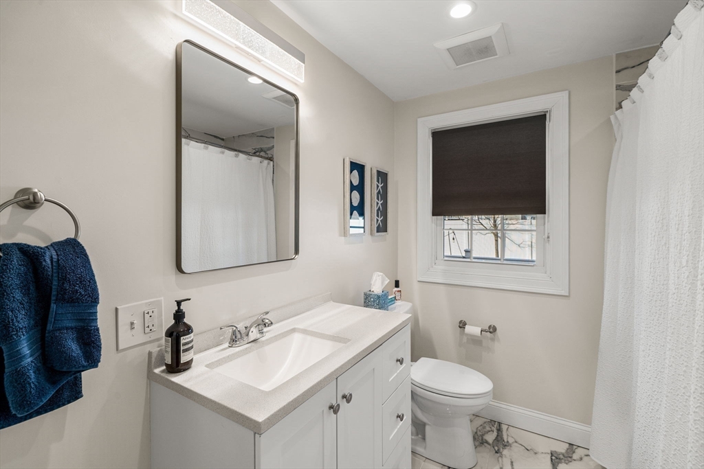 49 Grove Circle Braintree, MA 02184 - Photo 12 of 35