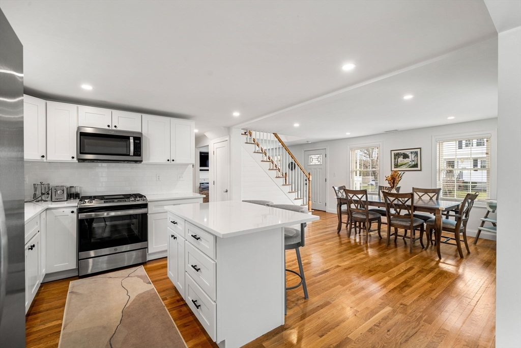49 Grove Circle Braintree, MA 02184 - Photo 6 of 35
