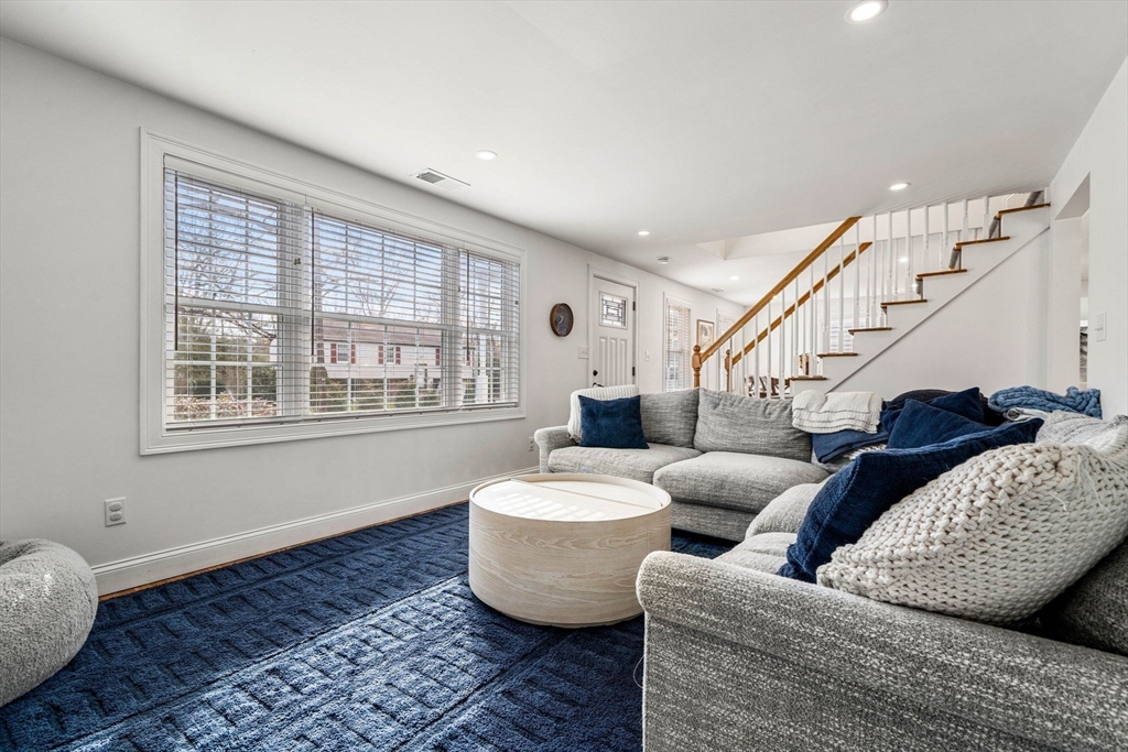 49 Grove Circle Braintree, MA 02184 - Photo 10 of 35