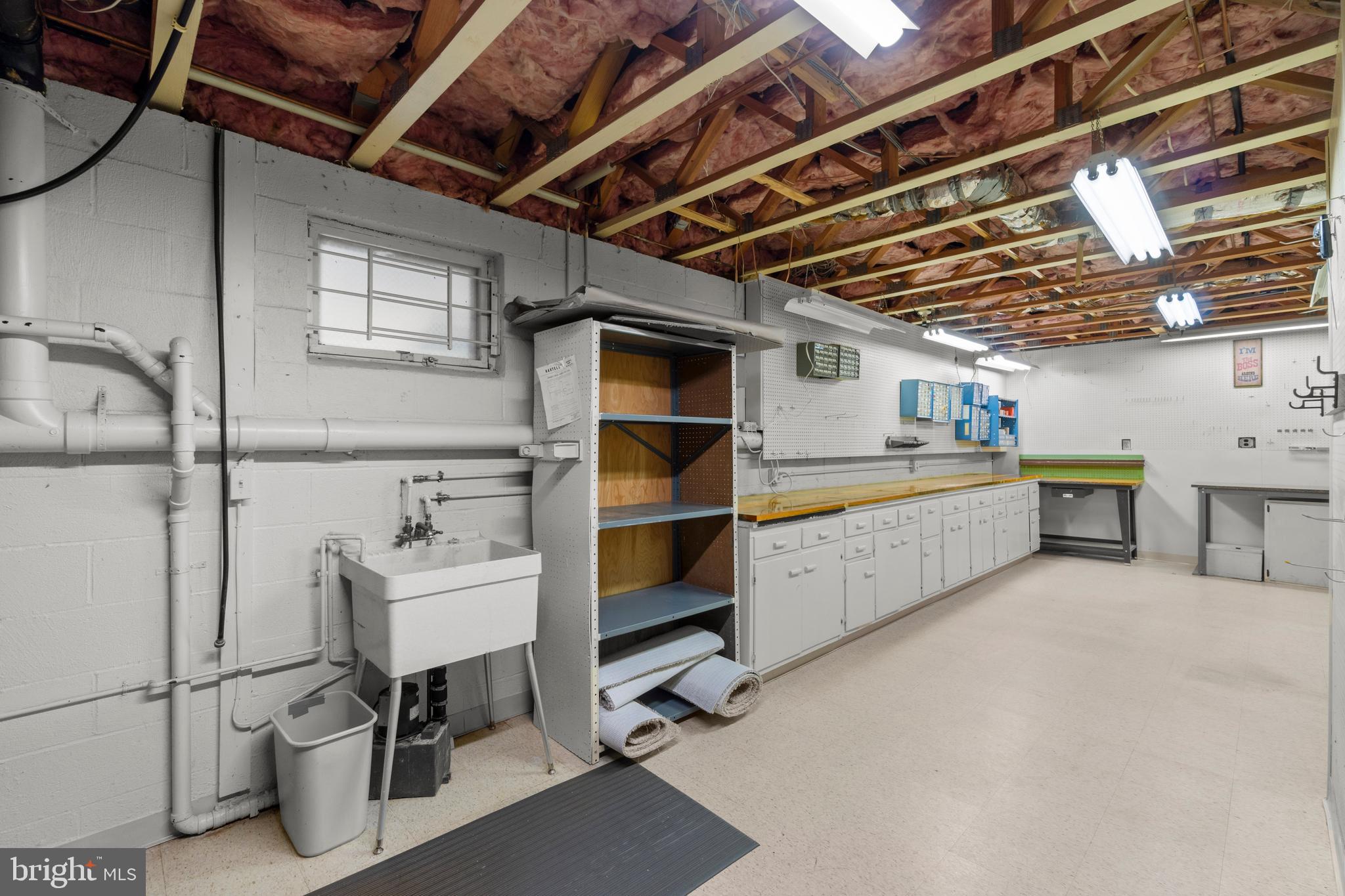 11290 Old Hopkins Road Clarksville, MD 21029 - Photo 42 of 54 Workshop with Sink