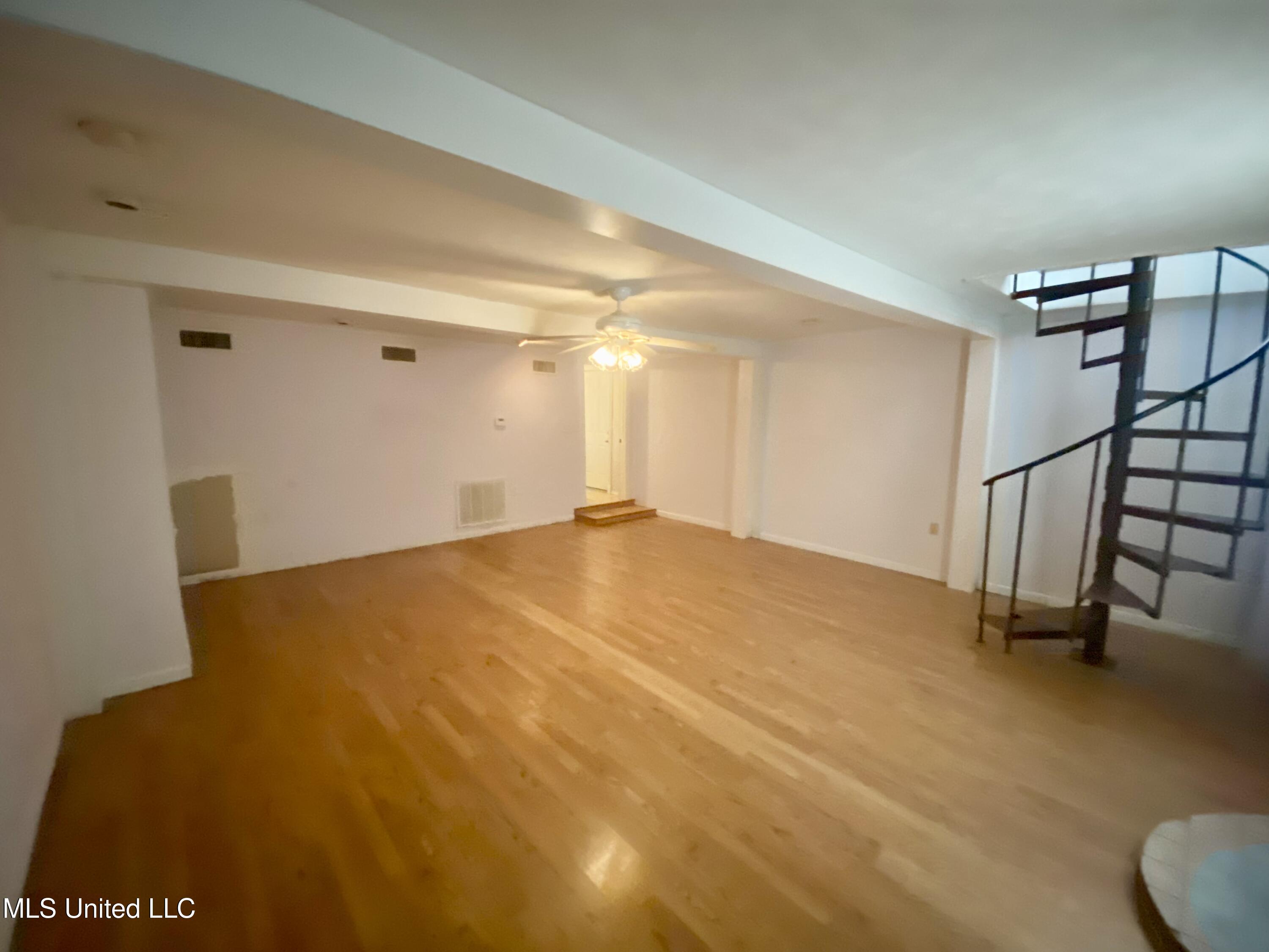 119 Dampeer Street Crystal Springs, MS 39059 - Photo 6 of 23 119 Dampeer Street Living Area 2