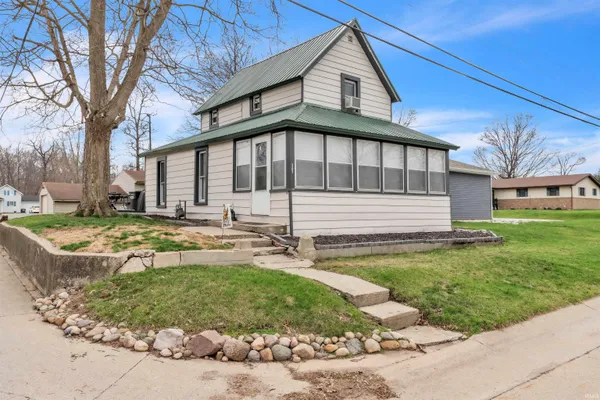 $189,900 | 131 Central Avenue, Rome City, IN 46784