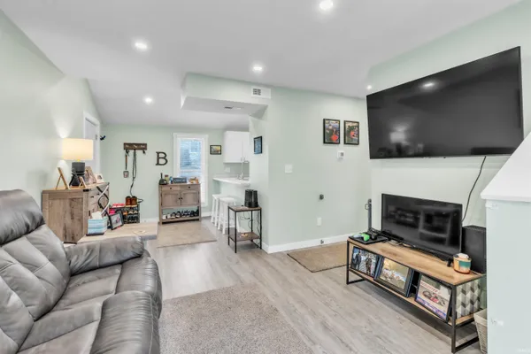 $189,900 | 131 Central Avenue, Rome City, IN 46784