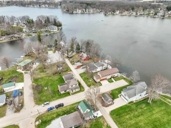 $189,900 | 131 Central Avenue, Rome City, IN 46784