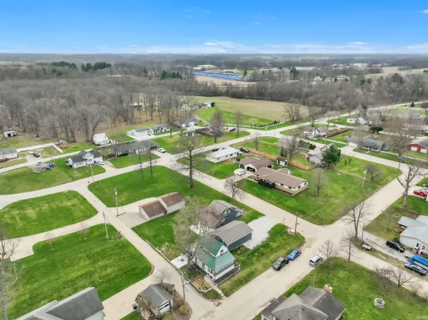 $189,900 | 131 Central Avenue, Rome City, IN 46784