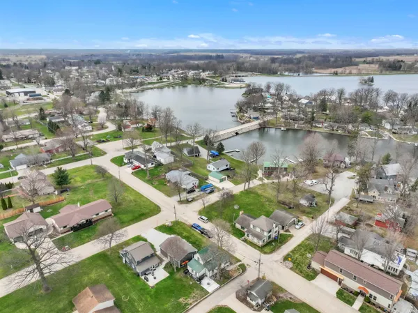 $189,900 | 131 Central Avenue, Rome City, IN 46784