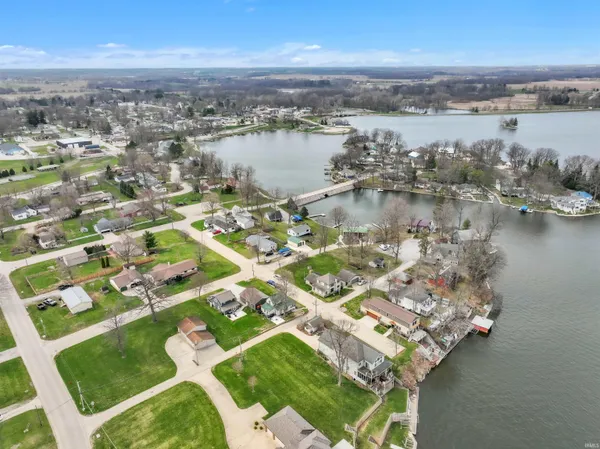 $189,900 | 131 Central Avenue, Rome City, IN 46784