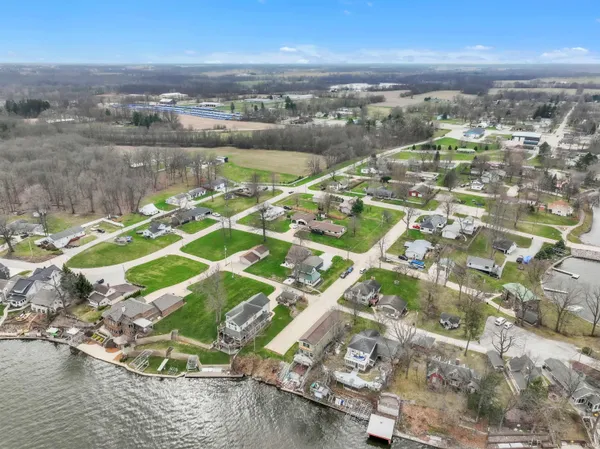 $189,900 | 131 Central Avenue, Rome City, IN 46784