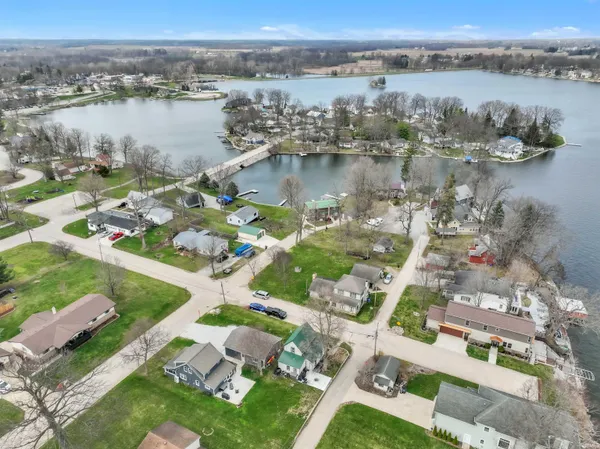 $189,900 | 131 Central Avenue, Rome City, IN 46784