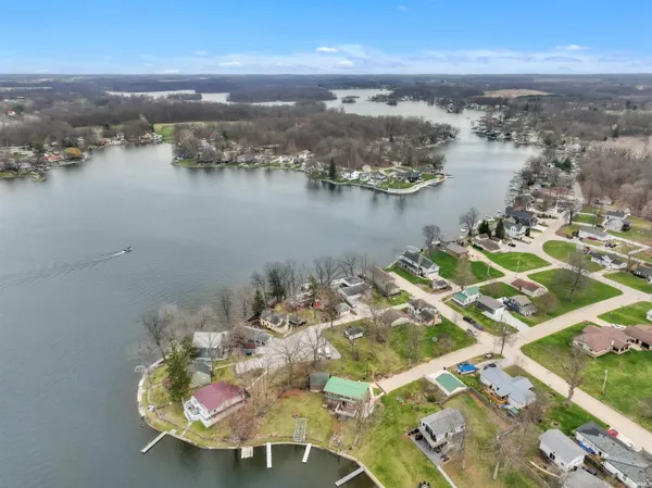 $189,900 | 131 Central Avenue, Rome City, IN 46784