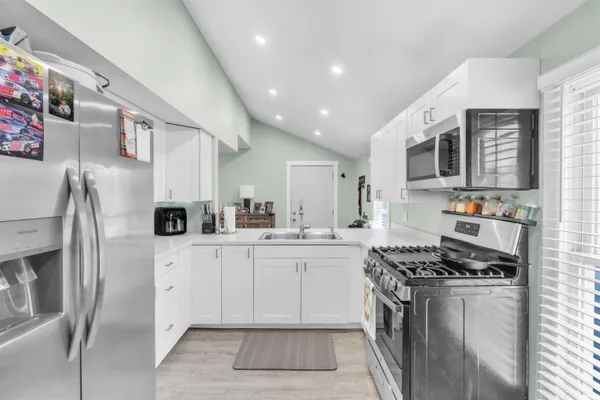 $189,900 | 131 Central Avenue, Rome City, IN 46784