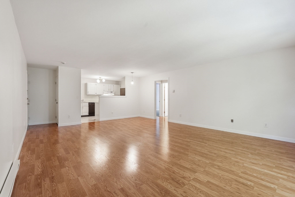 44 Evergreen Road, Unit 302 Northampton, MA 01053 - Photo 6 of 28
