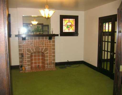 1257 Ingham Street Pittsburgh, PA 15212 - Photo 3 of 6 Living Room.