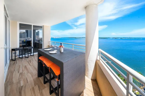 $1,590,000 | 808 Brickell Key Drive, Unit 1808, Miami, FL 33131