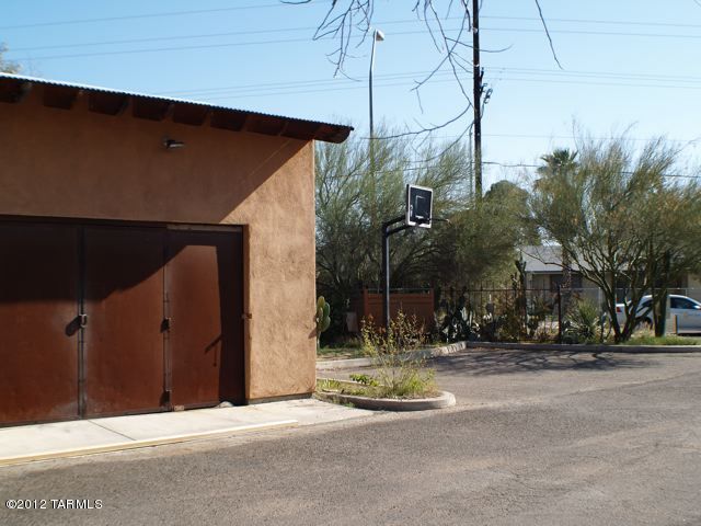529 East Roger Road Tucson, AZ 85705 - Photo 43 of 49