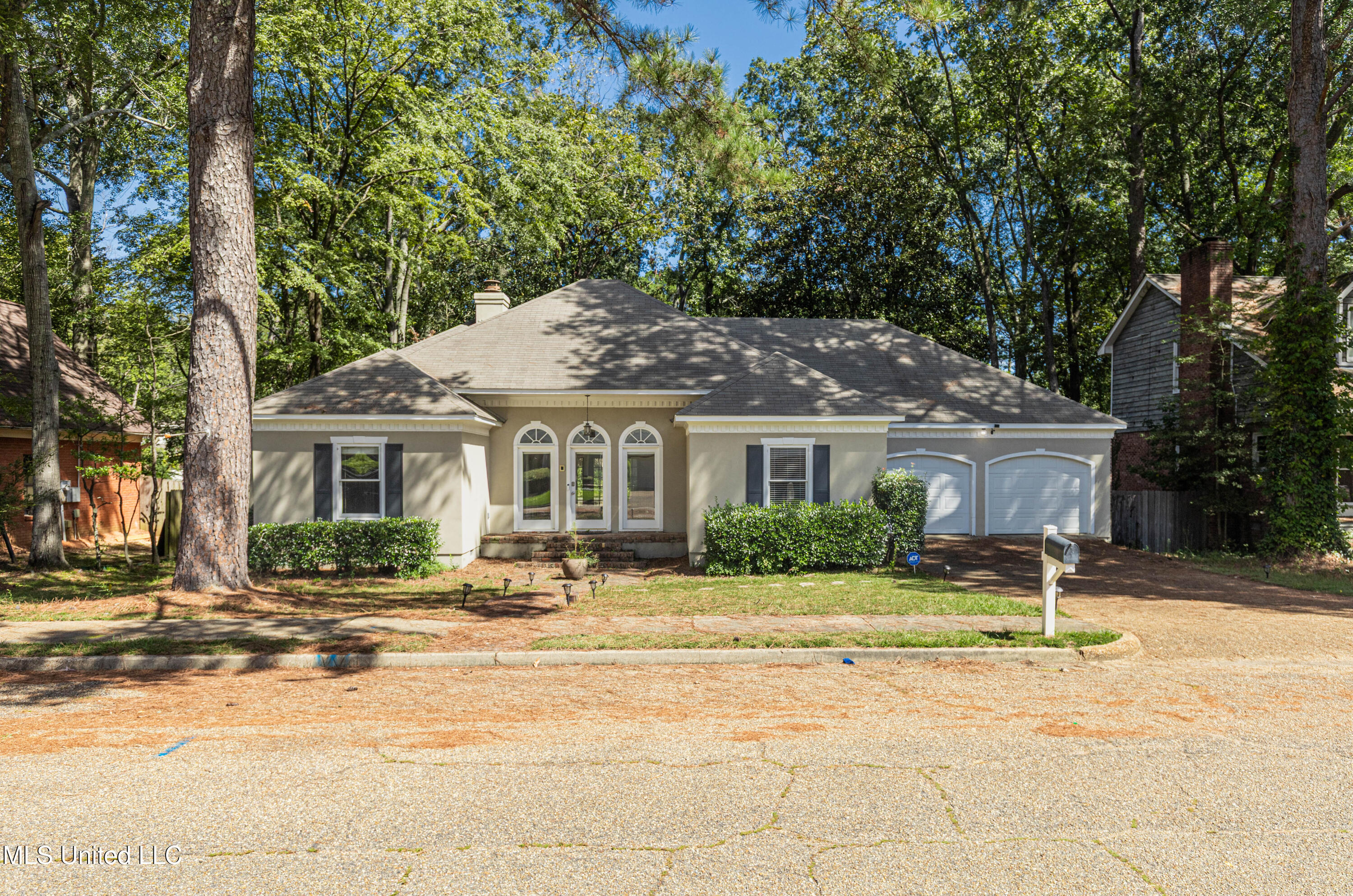 1046 Newland Street Jackson, MS 39211 - Photo 1 of 45 IMG_6095