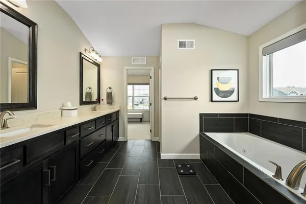 $799,000 | 3020 Southwest Arboridge Drive, Lee's Summit, MO 64082