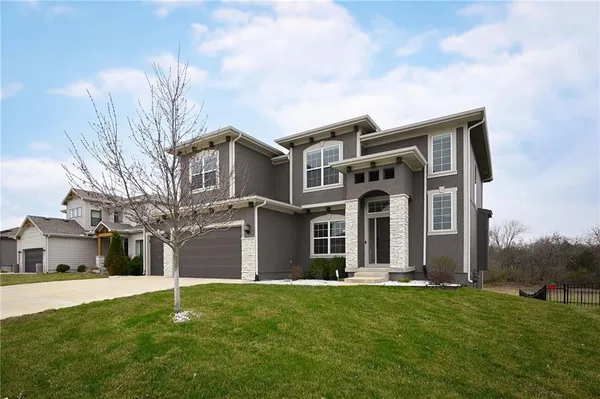 $799,000 | 3020 Southwest Arboridge Drive, Lee's Summit, MO 64082
