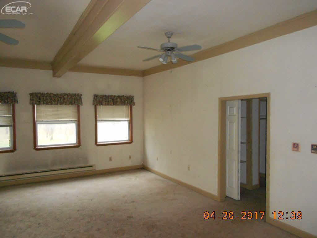 6551 Pattison Road Mayville, MI 48744 - Photo 11 of 20 21288979-10.JPG