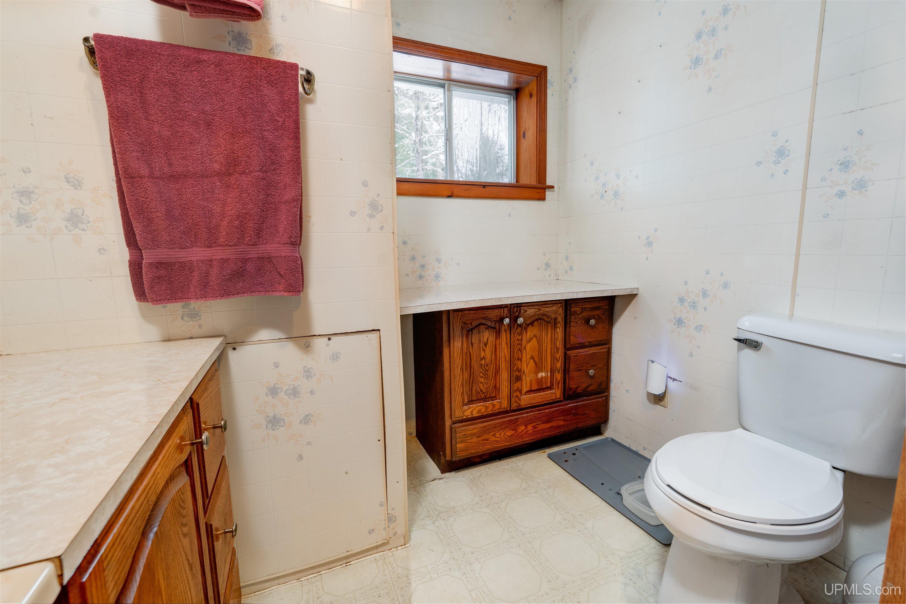 14738 Ll Road Wetmore, MI 49895 - Photo 20 of 37