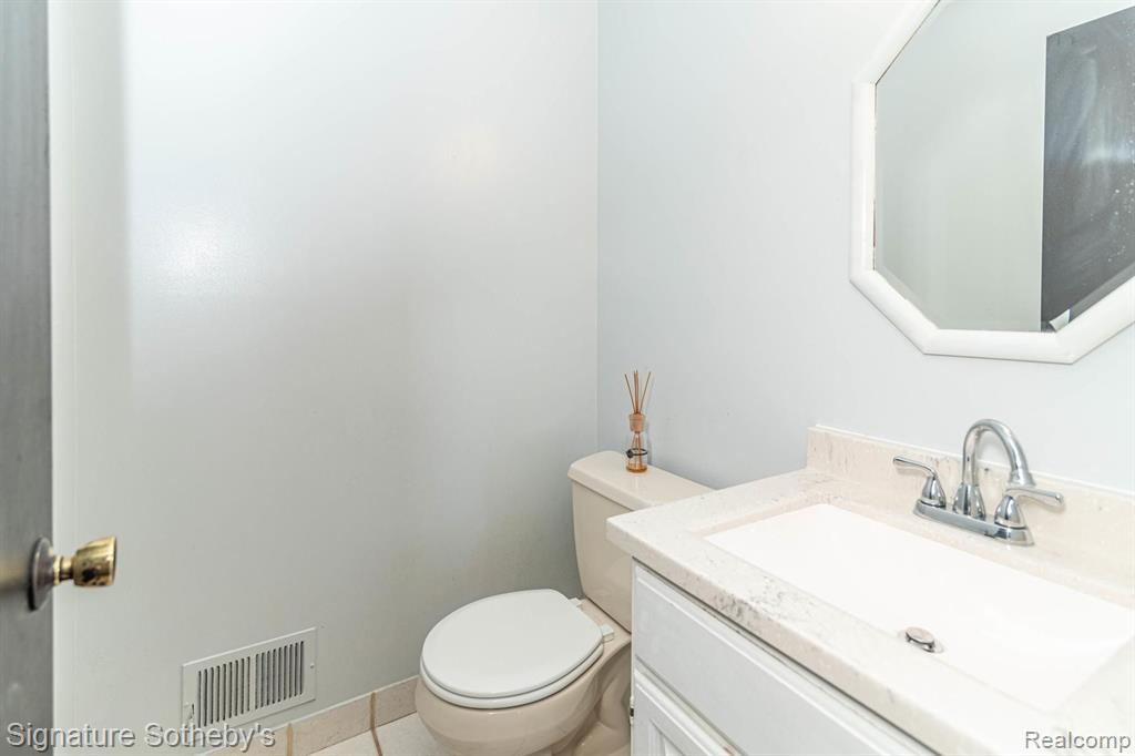35917 West 14 Mile Road Farmington Hills, MI 48331 - Photo 30 of 57