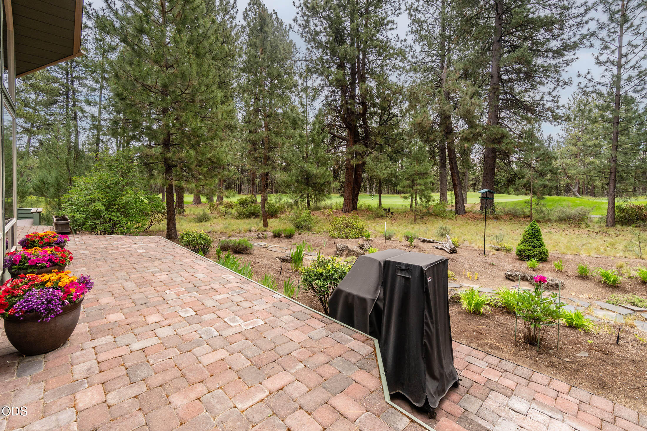 60621 Golf Village Loop Bend, OR 97702 - Photo 41 of 47