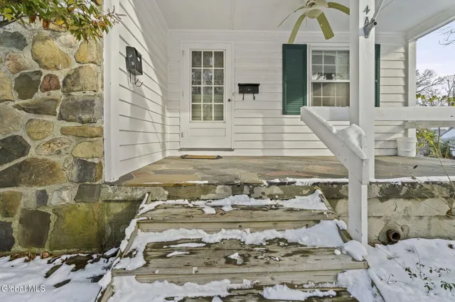 $359,900 | 4 Woodridge Road, Bethlehem, NY 12054