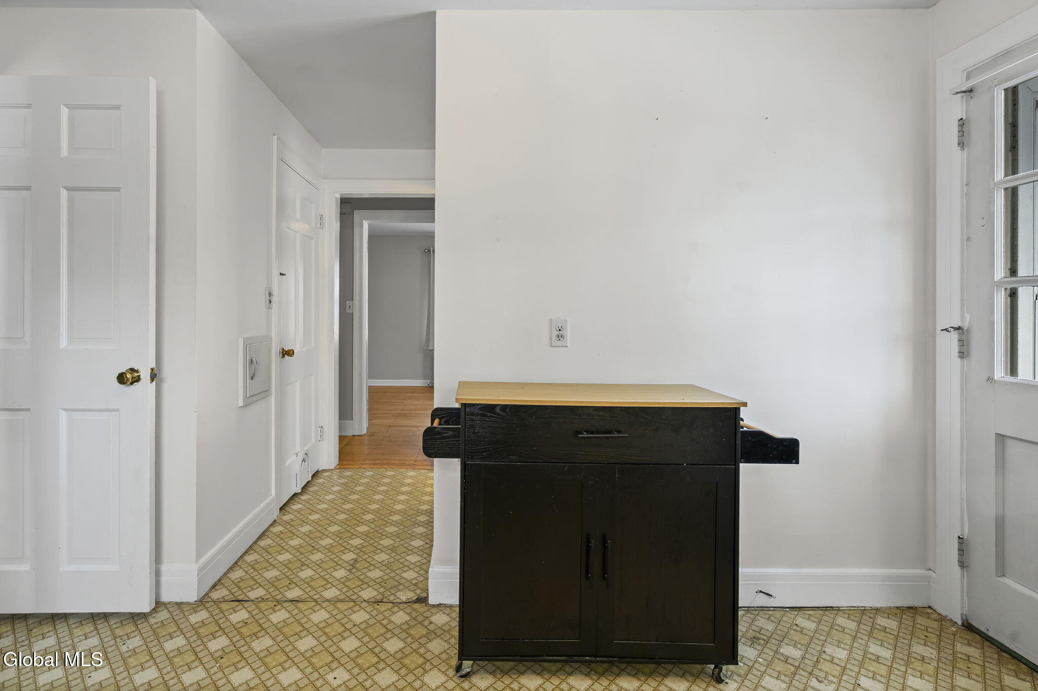 4 Woodridge Road Bethlehem, NY 12054 - Photo 9 of 45 17-web-or-mls-4-woodridge-rd