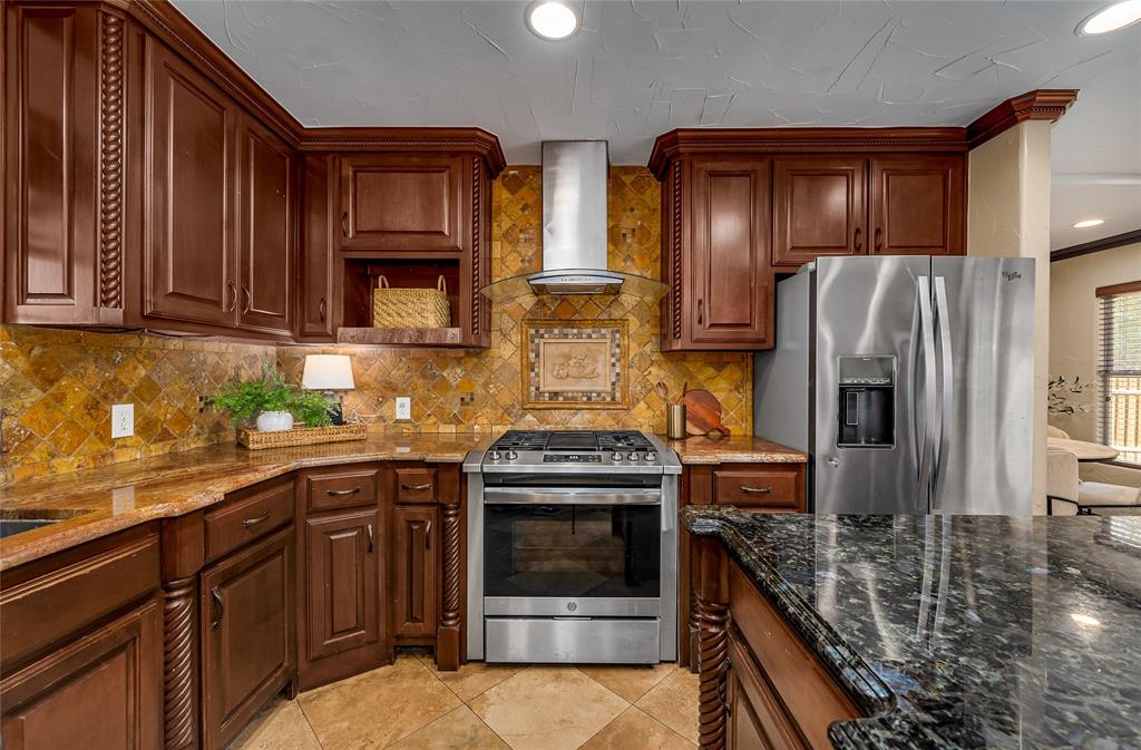 330 North Brighton Avenue Dallas, TX 75208 - Photo 12 of 31