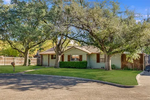 $459,000 | 330 North Brighton Avenue, Dallas, TX 75208