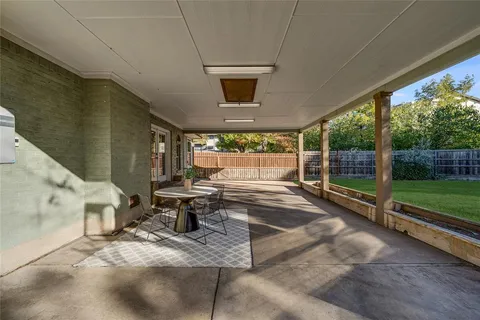 $459,000 | 330 North Brighton Avenue, Dallas, TX 75208