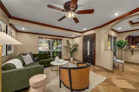 $459,000 | 330 North Brighton Avenue, Dallas, TX 75208