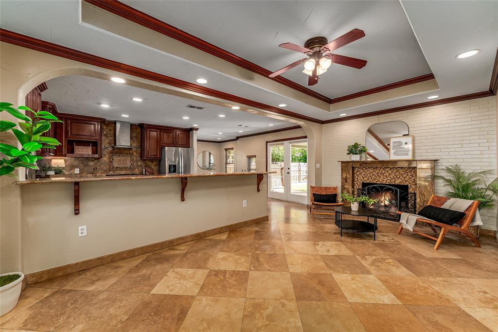 330 North Brighton Avenue Dallas, TX 75208 - Photo 7 of 31