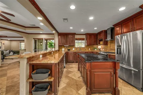 $459,000 | 330 North Brighton Avenue, Dallas, TX 75208