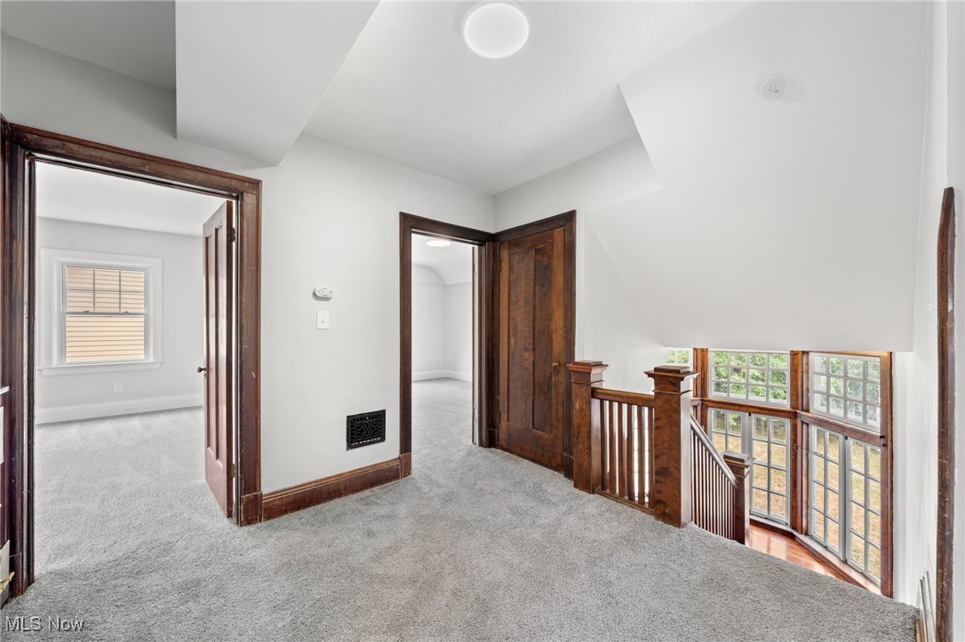 3139 Whitethorn Road Cleveland, OH 44118 - Photo 28 of 50 Hall with light carpet