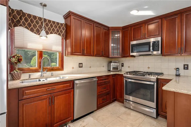 $699,900 | 1 Ashley Drive, Lincoln, RI 02865