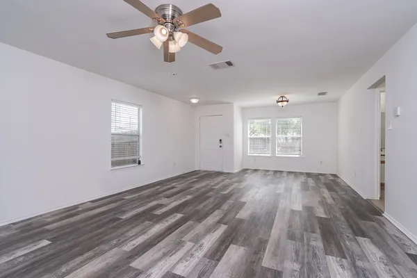 $2,000 | 1305 Water Spaniel Way, Round Rock, TX 78664