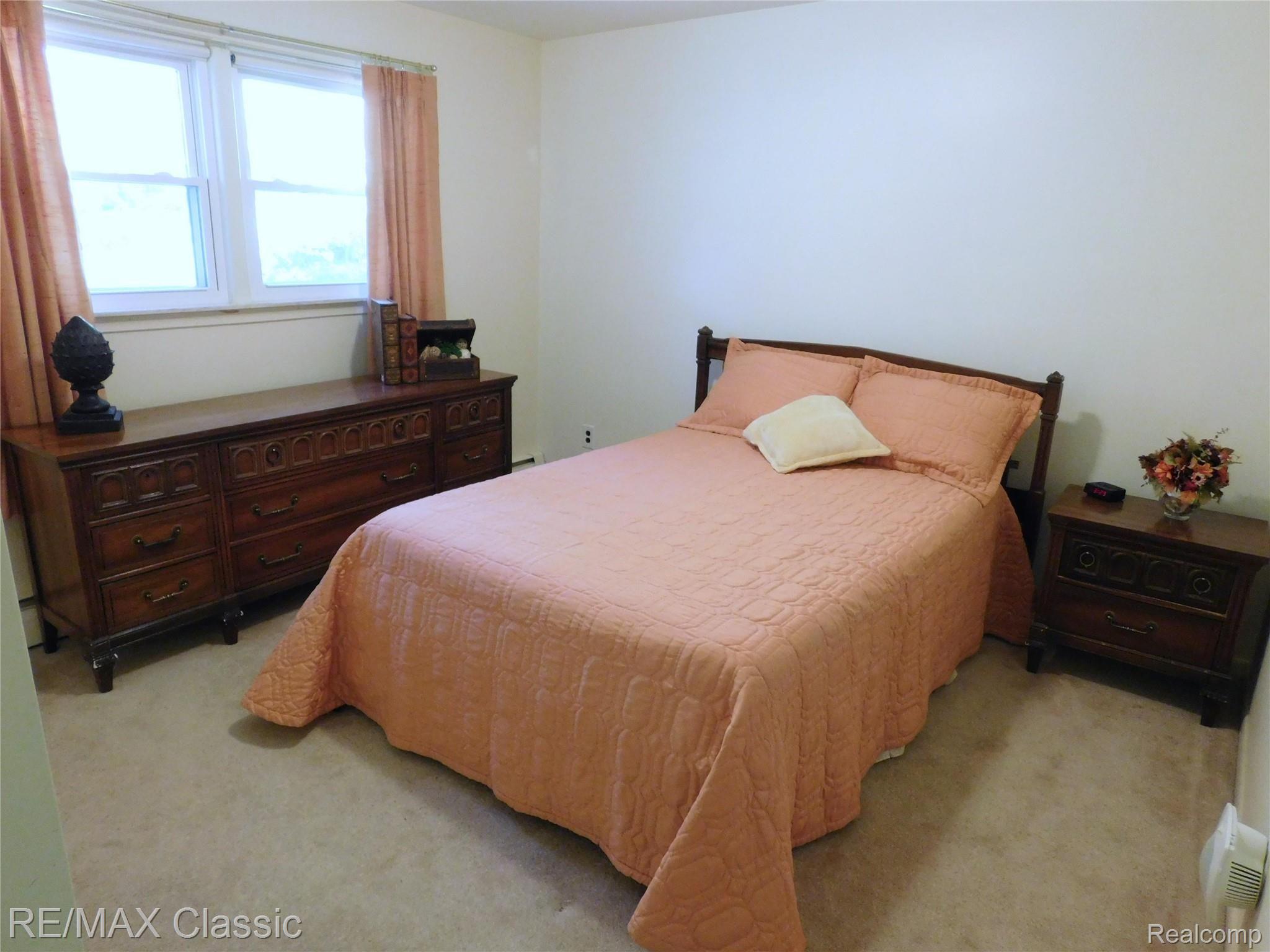 30179 Richmond Road Farmington, MI 48334 - Photo 29 of 37 richbed4.jpg