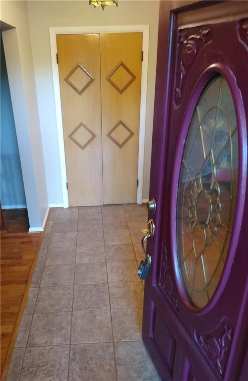 7018 Spring Mill Road Indianapolis, IN 46260 - Photo 3 of 39 Gallery Image 3