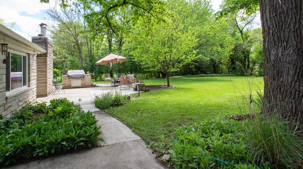 7018 Spring Mill Road Indianapolis, IN 46260 - Photo 28 of 39 Gallery Image 28