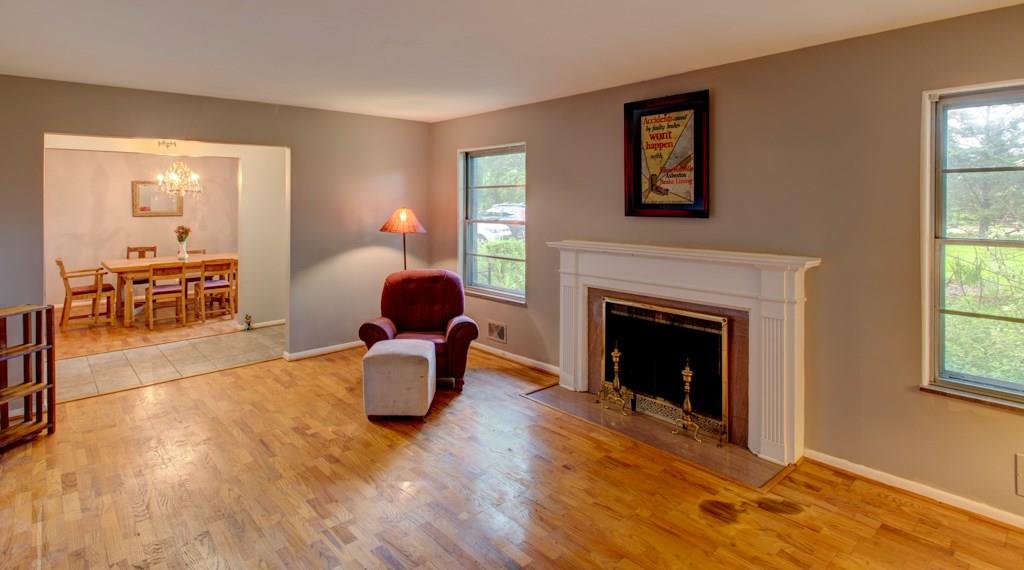 7018 Spring Mill Road Indianapolis, IN 46260 - Photo 6 of 39 Gallery Image 6
