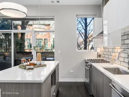 $425,000 | 1802 South State Street, Unit 103, Chicago, IL 60616