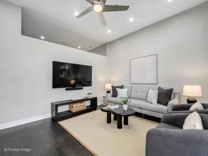 $425,000 | 1802 South State Street, Unit 103, Chicago, IL 60616