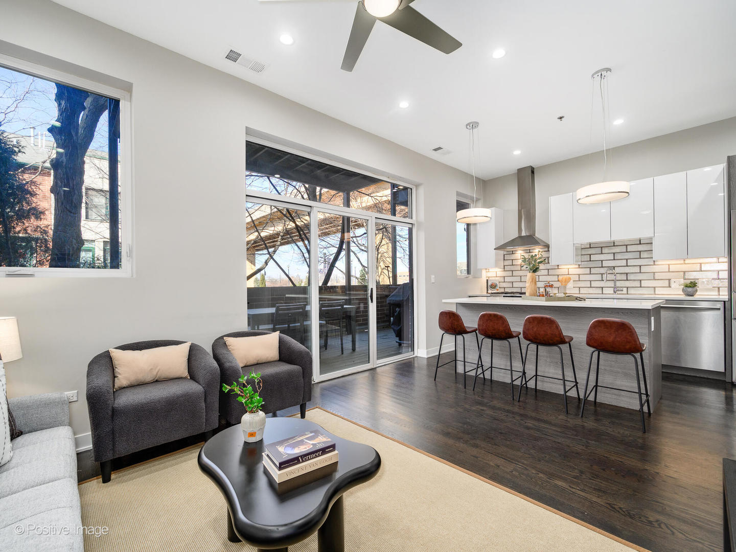 1802 South State Street, Unit 103 Chicago, IL 60616 - Photo 8 of 23