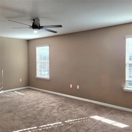 $2,250 | 36142 Laguna Hills Circle, Zephyrhills, FL 33541