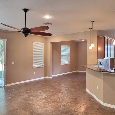 $2,250 | 36142 Laguna Hills Circle, Zephyrhills, FL 33541