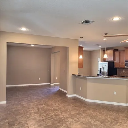 $2,250 | 36142 Laguna Hills Circle, Zephyrhills, FL 33541