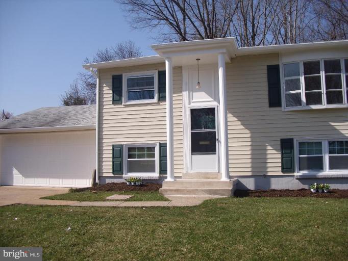 13136 Haddock Road Woodbridge, VA 22193 - Photo 2 of 29 Exterior #2